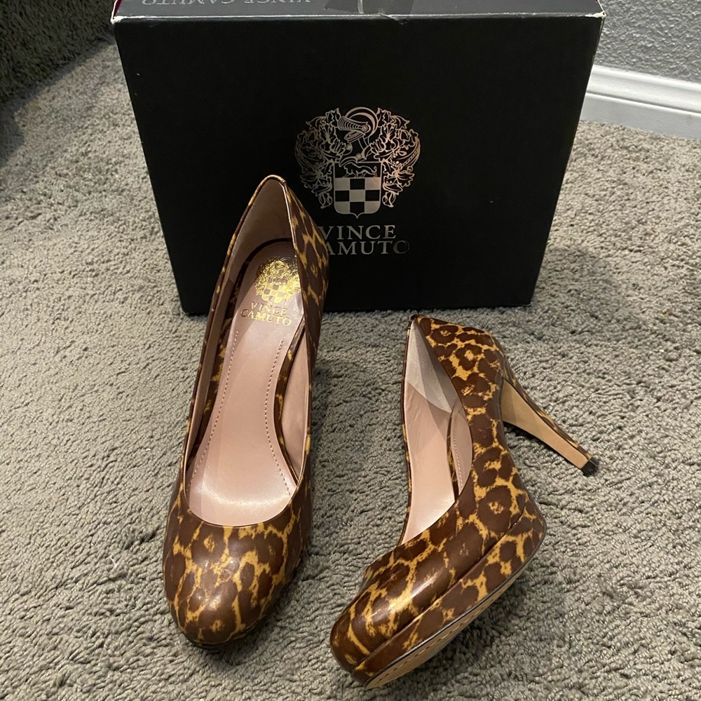 Vince Camuto Animal print heels NWB